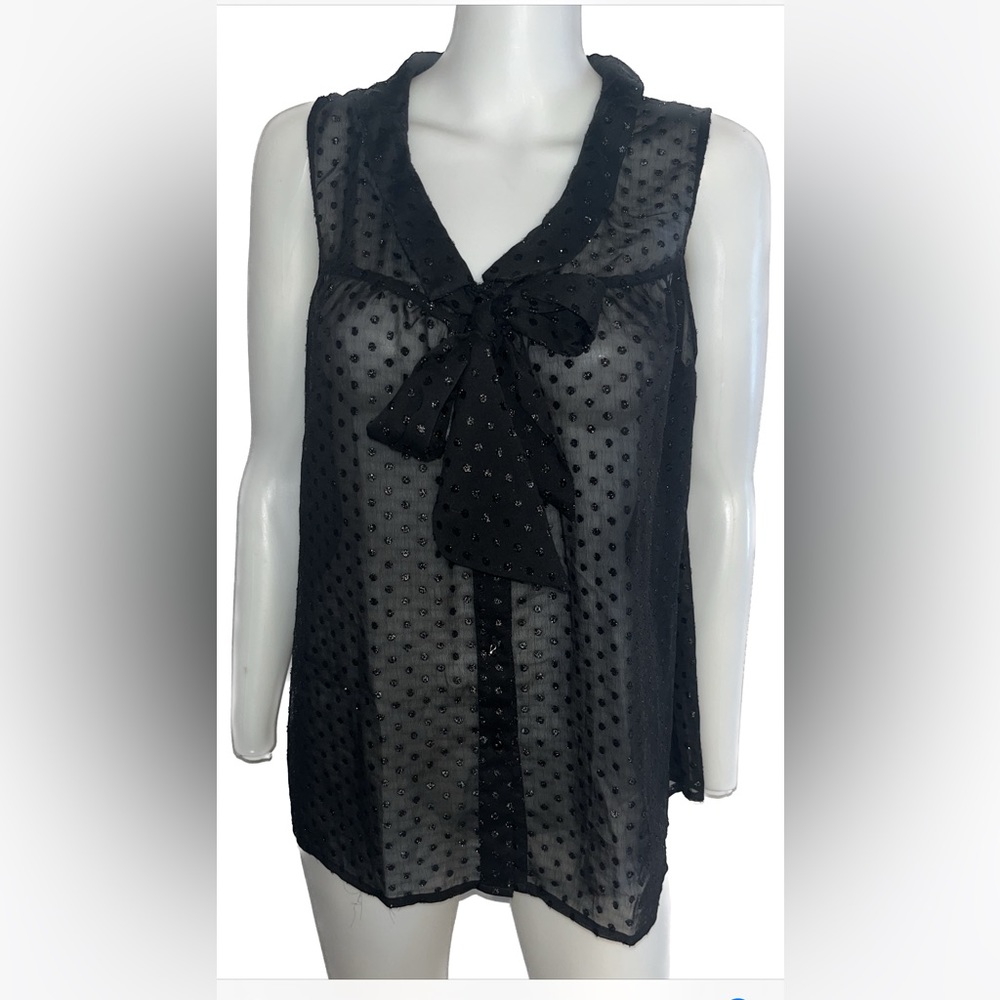 H&M. Women’s sleeveless top size 8